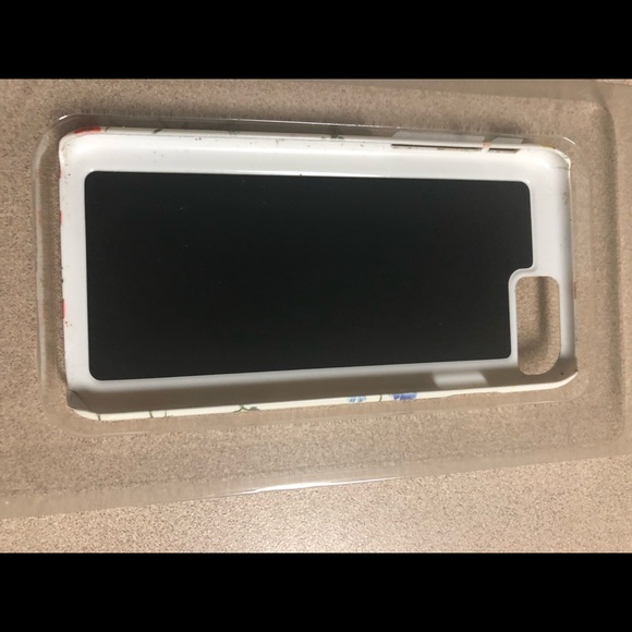 Authentic Tory Burch iPhone 7 hard shell case - Picture 4 of 5